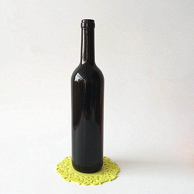 botella vino color negro